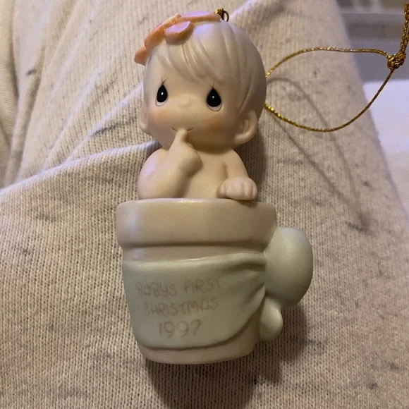 Baby’s 1st Christmas - 1997 - Picture 1 of 3